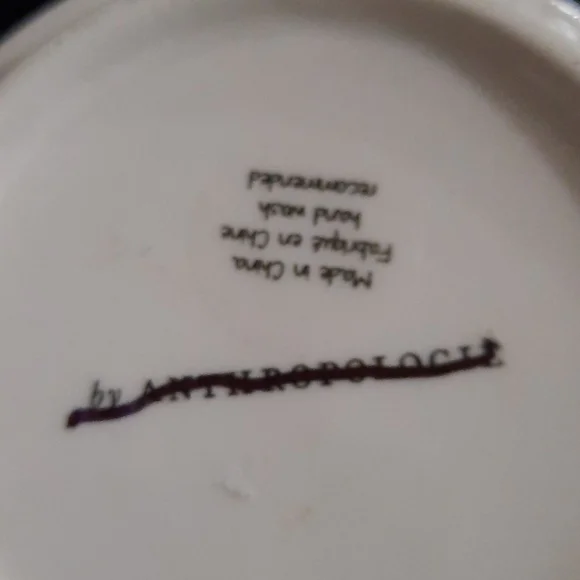 Tiled Margot Monogram Mug Q - Picture 7 of 7